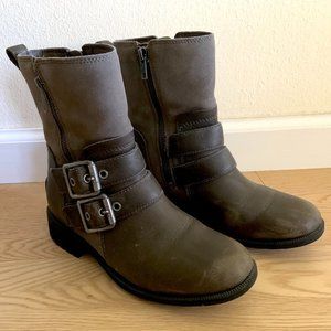 UGG Women's 6 Wilde Leather and Suede Boot Double Buckle Wool Blend Fleece Lined